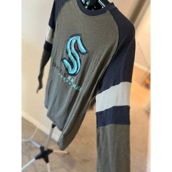 Seattle Kraken NHL Hockey Long Sleeve Logo T-Shirt Men’s Size Medium - Picture 3 of 9